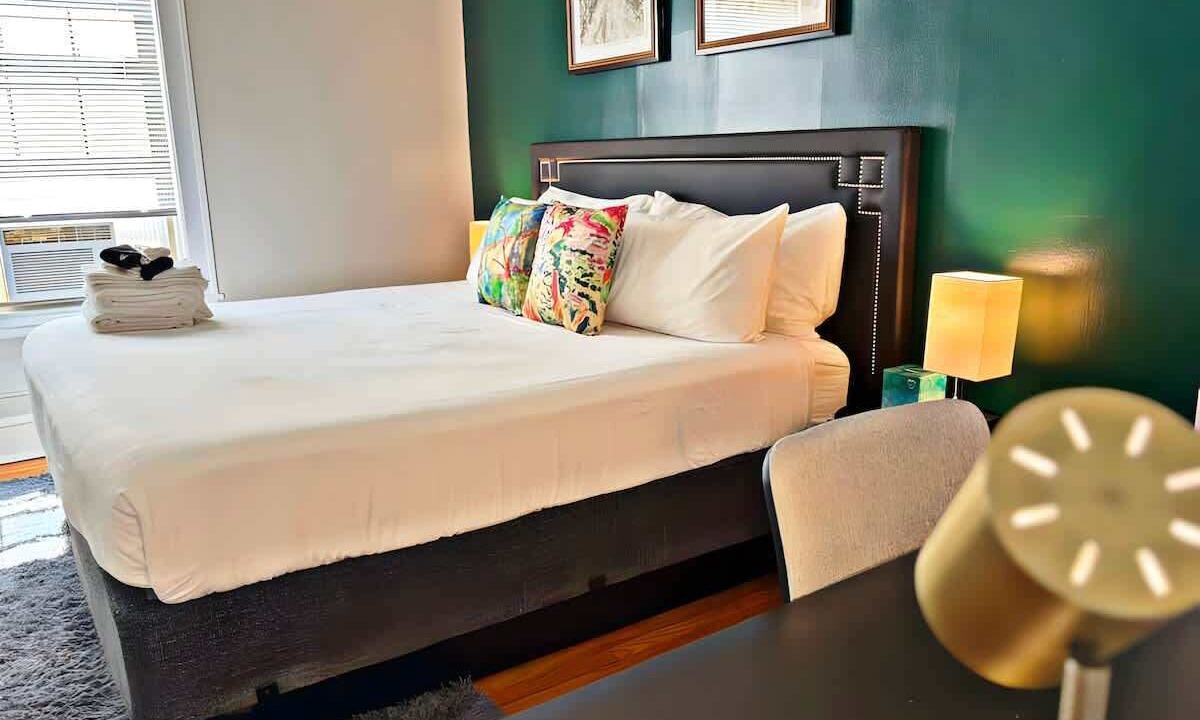 Photo of Bedroom in South Evanston