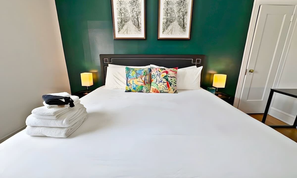 Photo of Bedroom in South Evanston