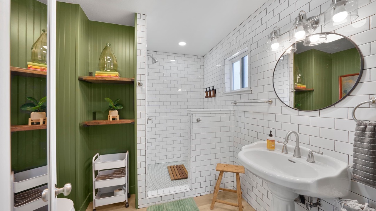 Photo of Bathroom in Los Alamos