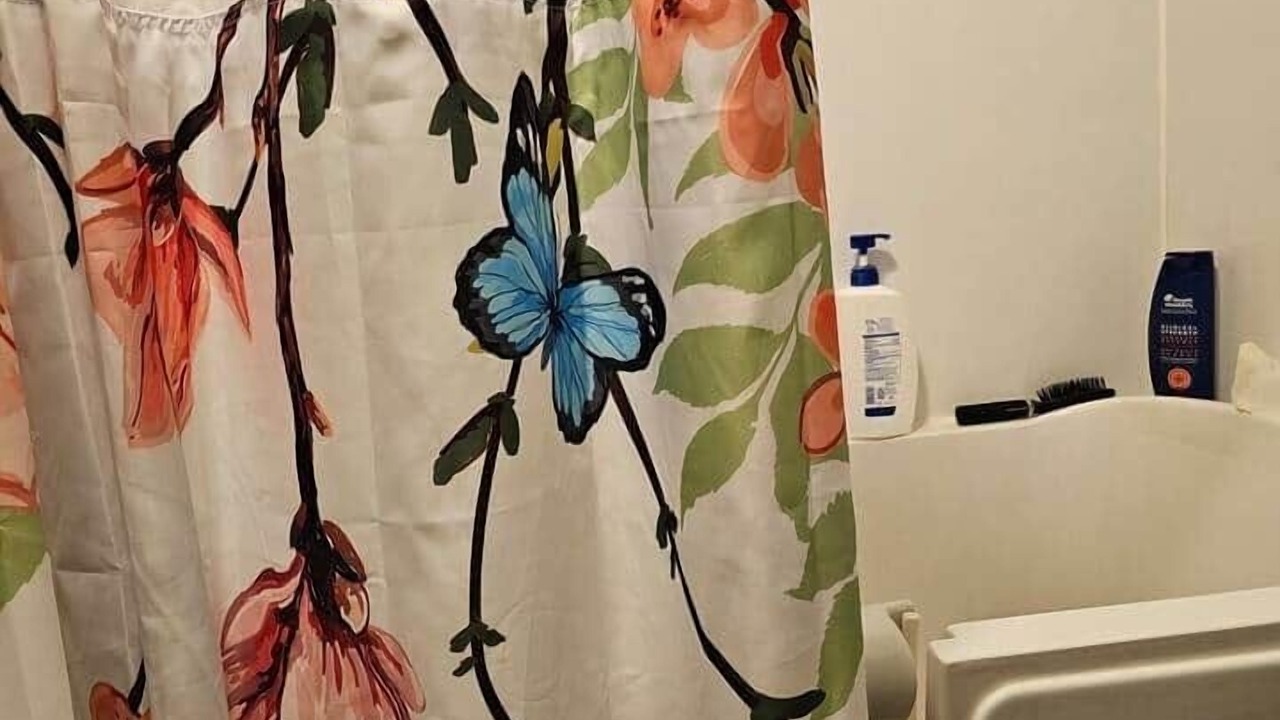 Photo of Bathroom in Carlyle