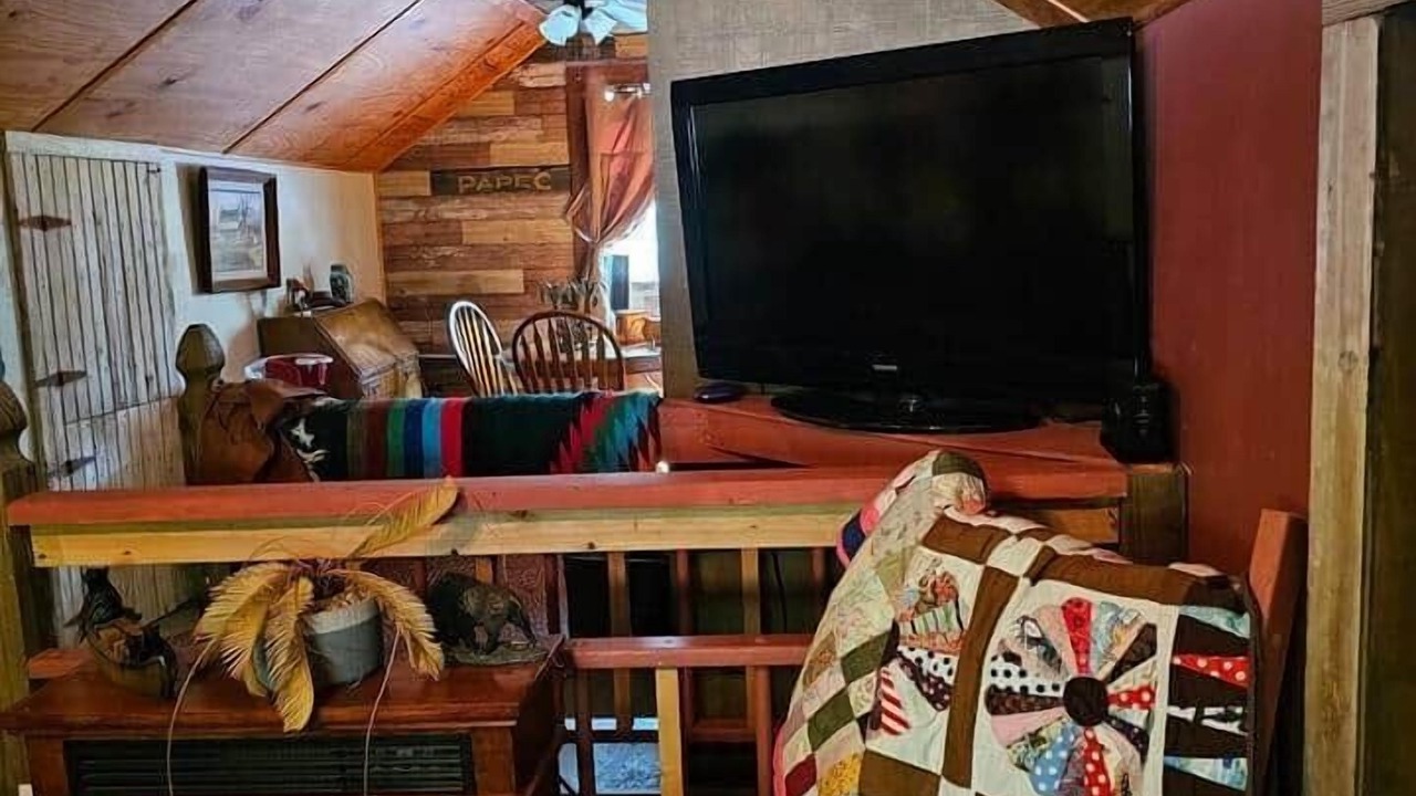 Photo of Livingroom in Carlyle