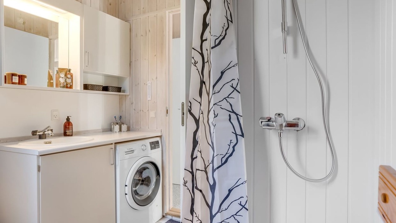 Photo of Bathroom in Fur