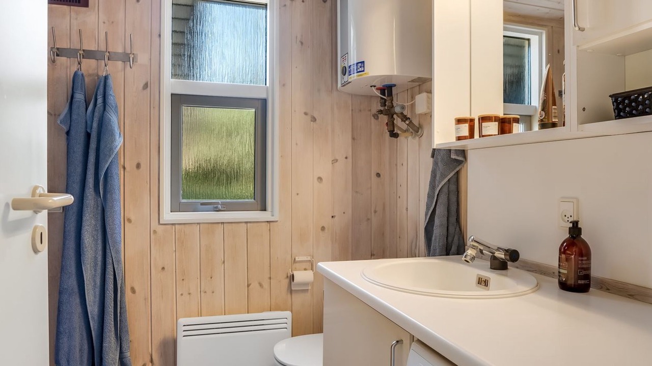 Photo of Bathroom in Fur