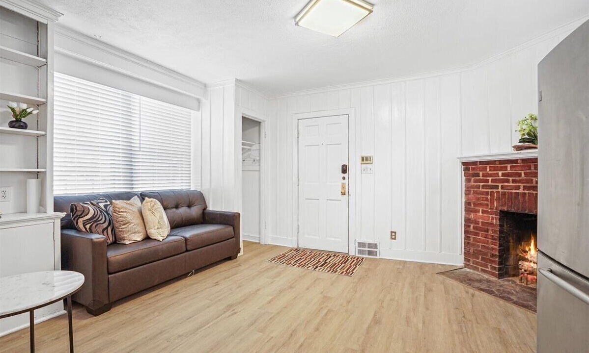 Photo of Livingroom in Bethesda