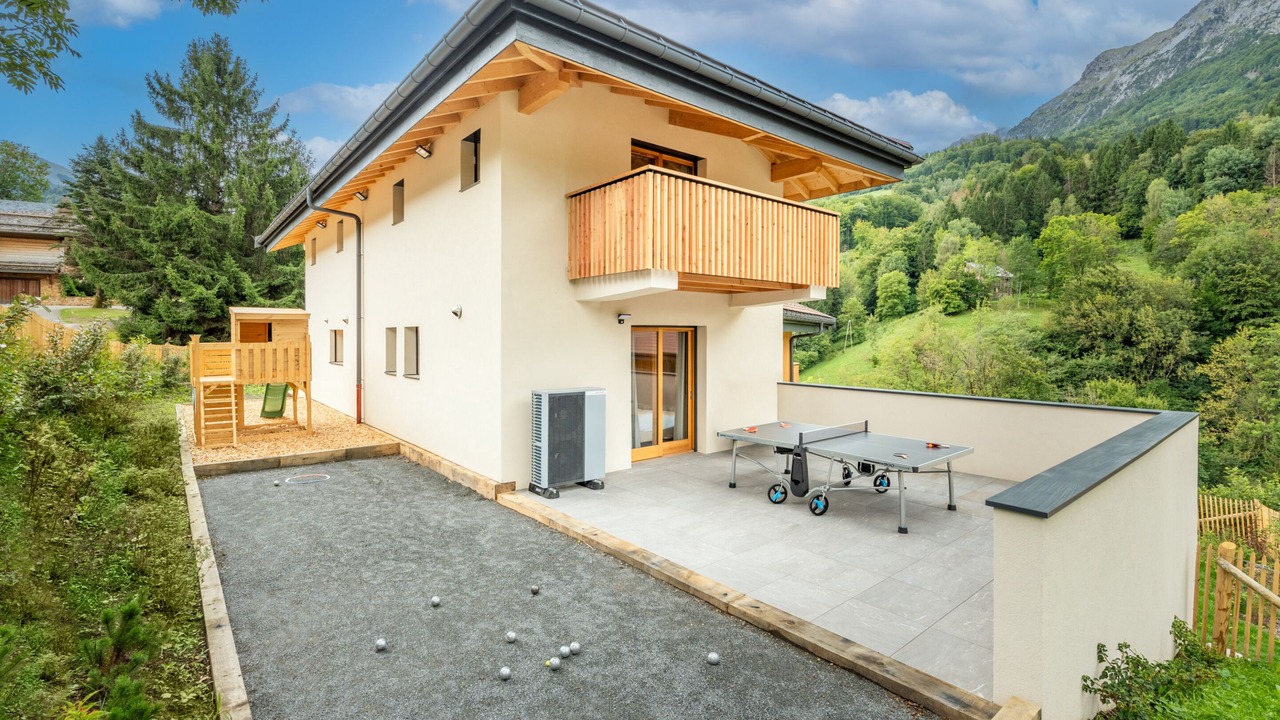 Photo of Patio Balcony in Thones