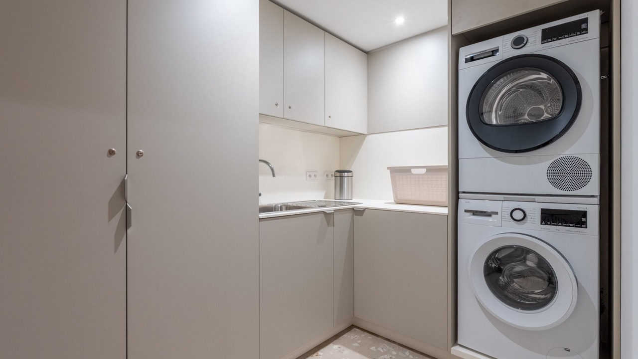 Photo of Others in Thones