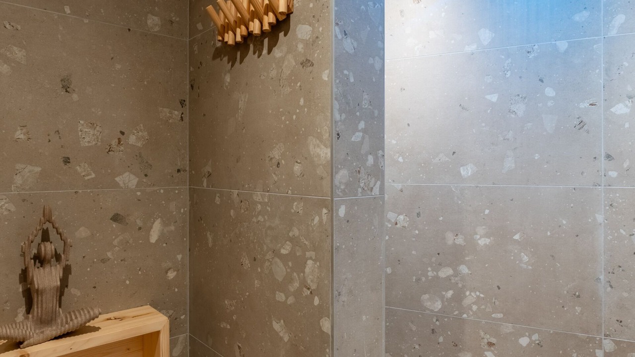 Photo of Bathroom in Thones