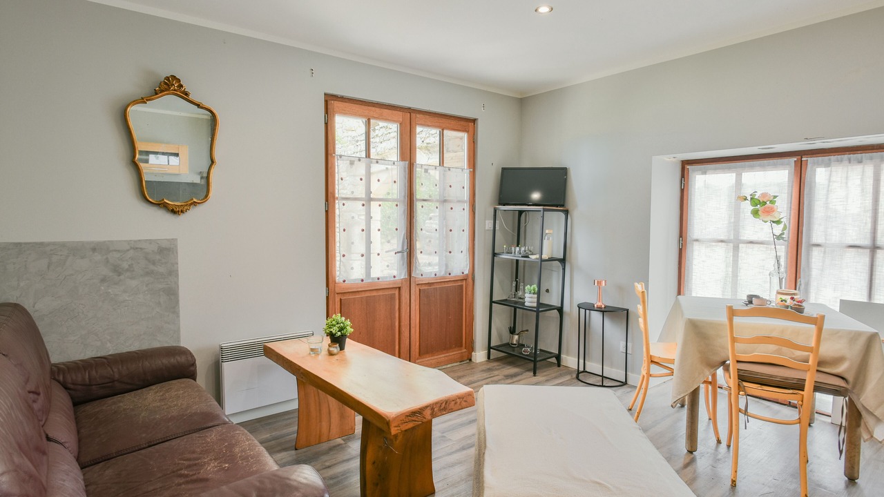 Photo of Livingroom in Degagnac