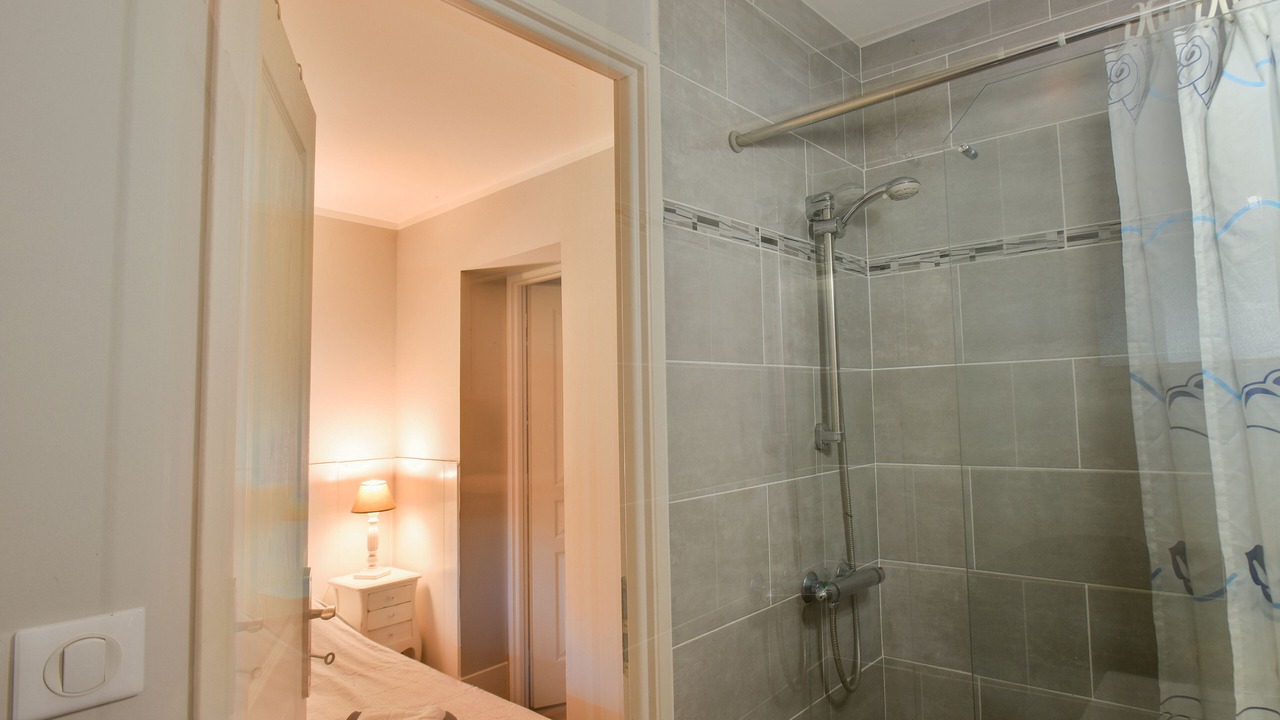 Photo of Bathroom in Degagnac