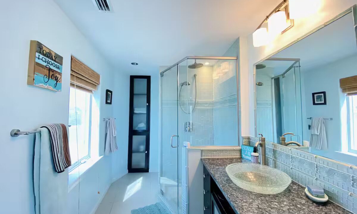 Photo of Bathroom in Boardwalk