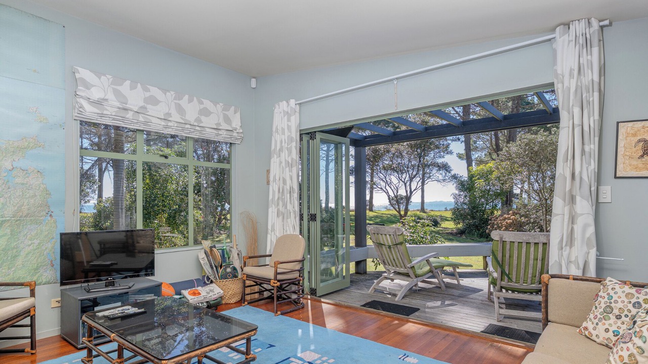 Photo of Livingroom in Matarangi