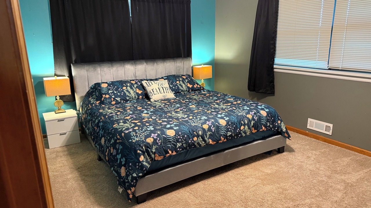 Photo of Bedroom in I-435 West KC-KS