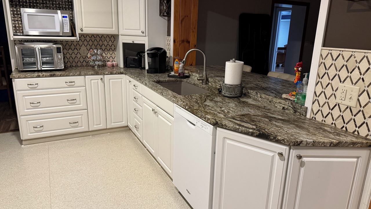 Photo of Kitchen in I-435 West KC-KS