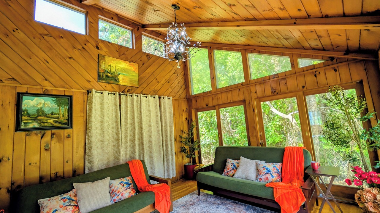 Photo of Livingroom in Springwater