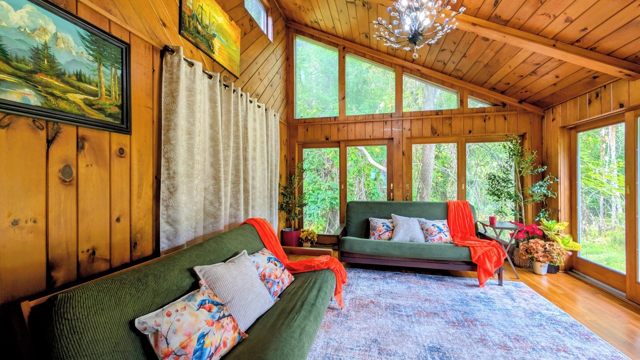 Photo of Livingroom in Springwater
