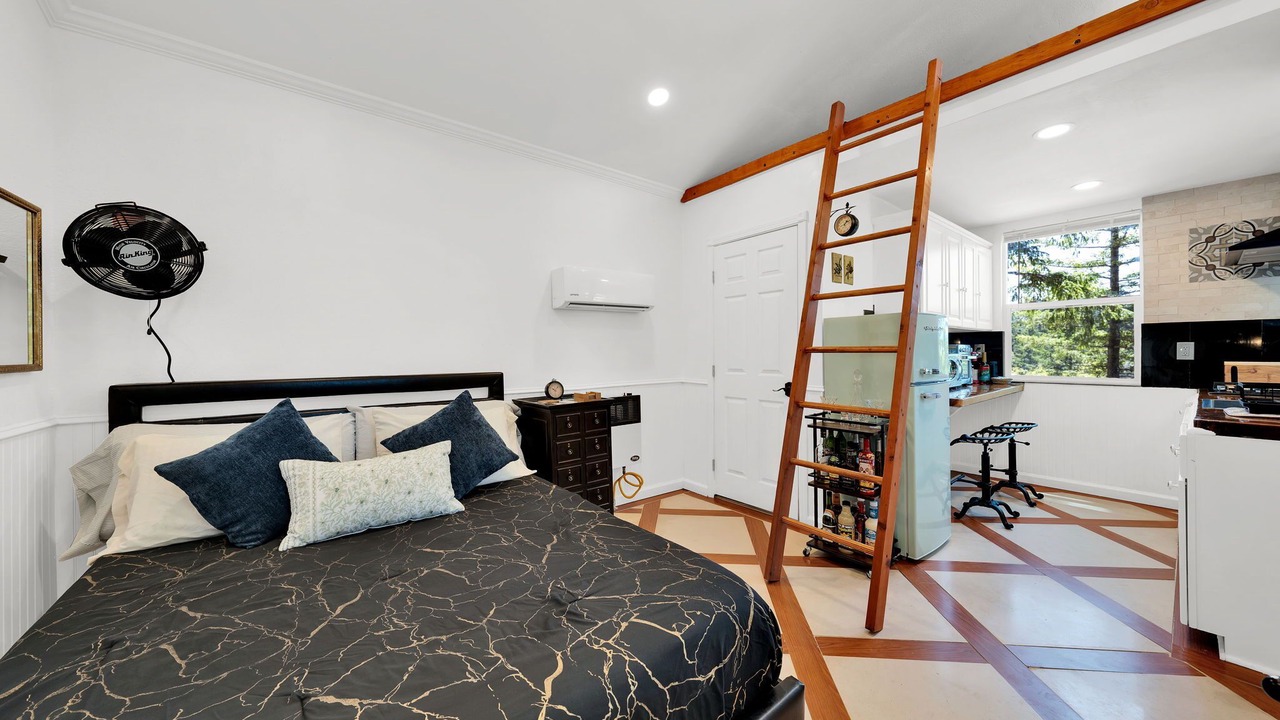 Photo of Bedroom in Los Gatos