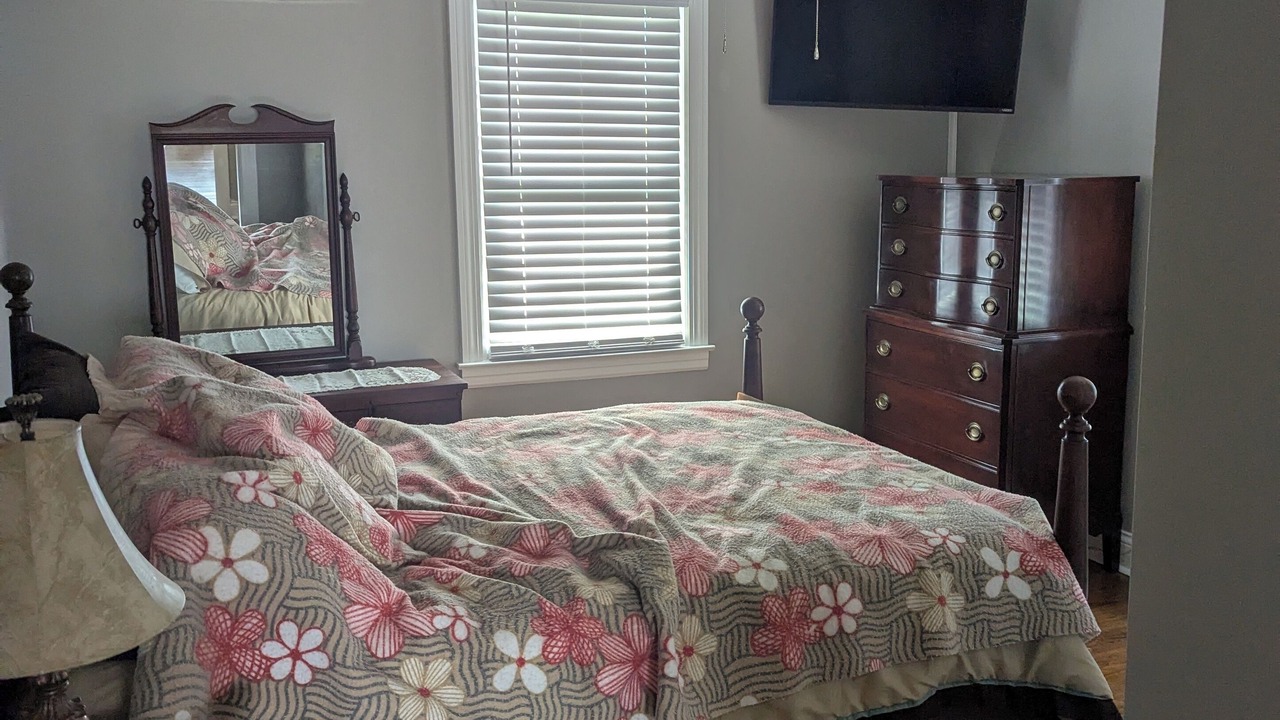 Photo of Bedroom in Bowling Green