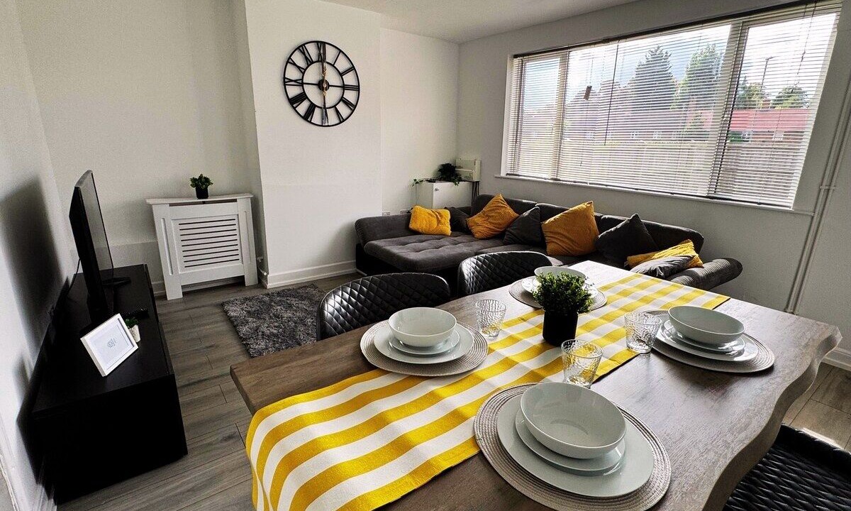 Photo of Livingroom in Northampton