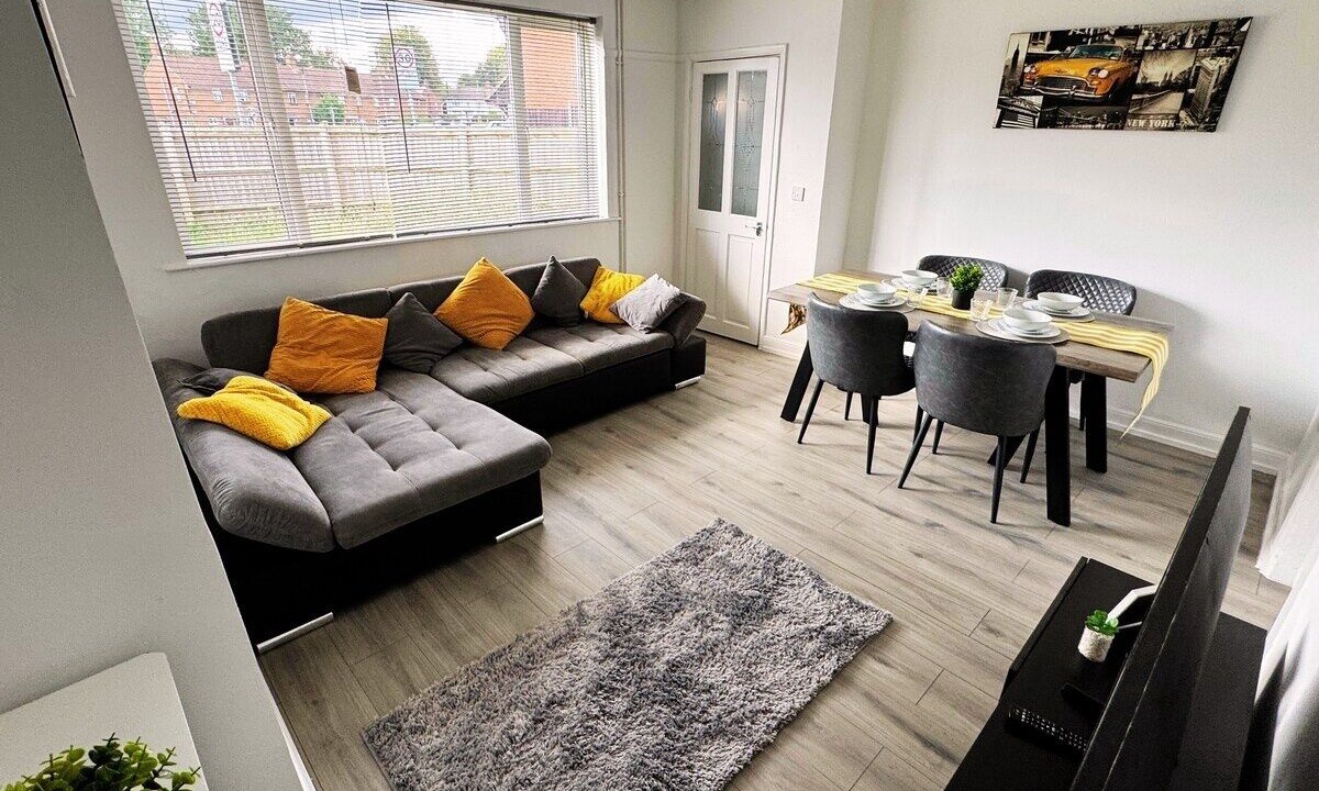 Photo of Livingroom in Northampton