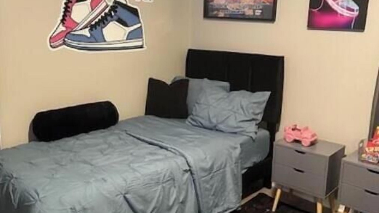 Photo of Bedroom in Painter