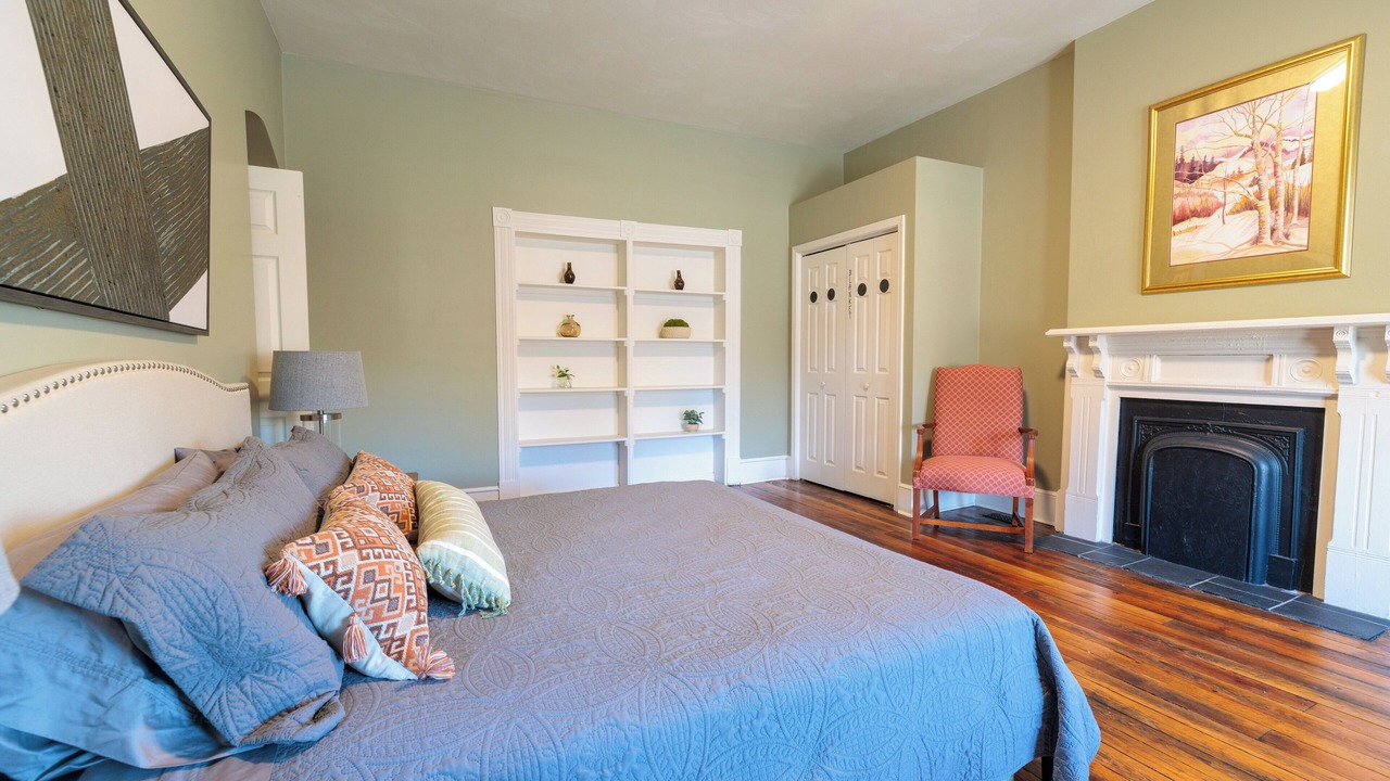 Photo of Bedroom in Salem