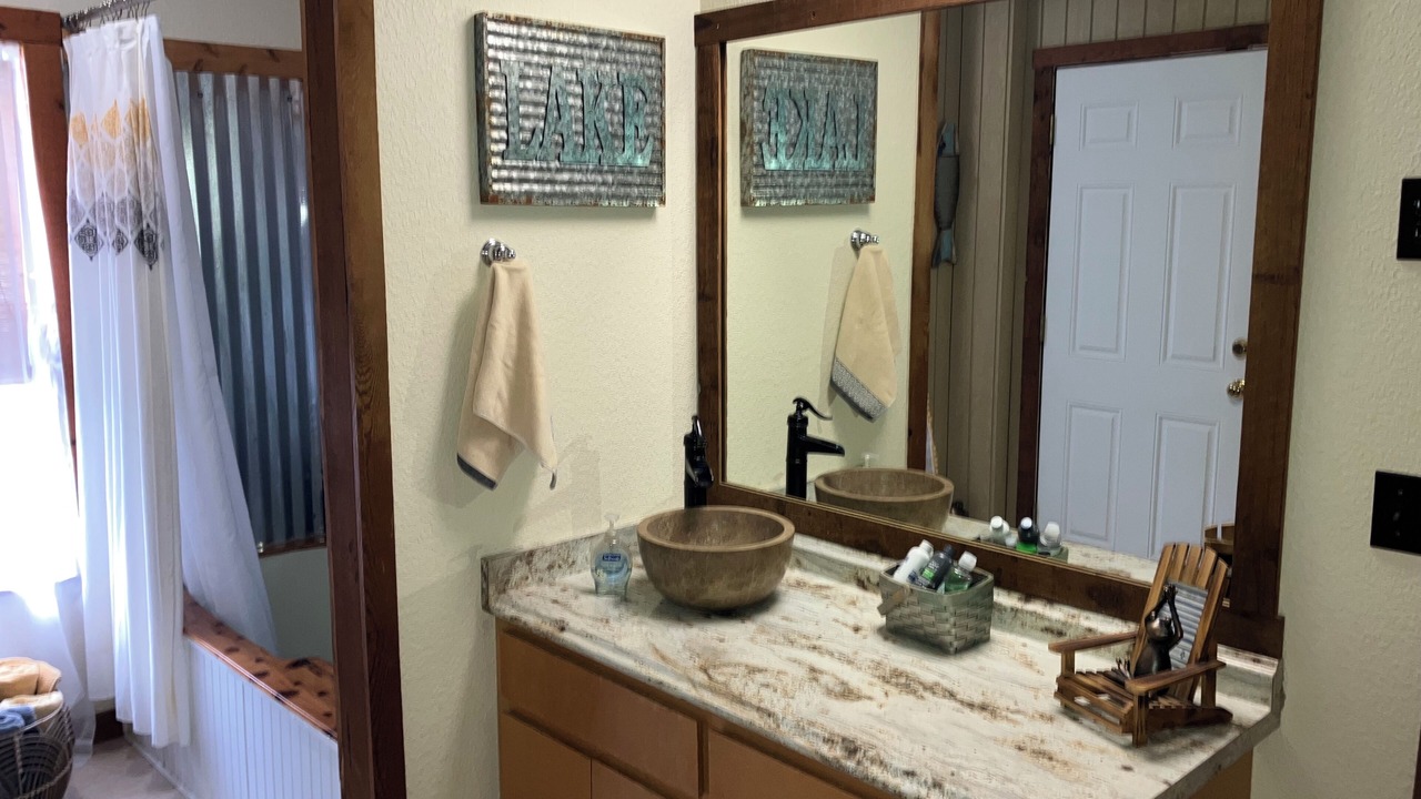 Photo of Bathroom in Lakehills