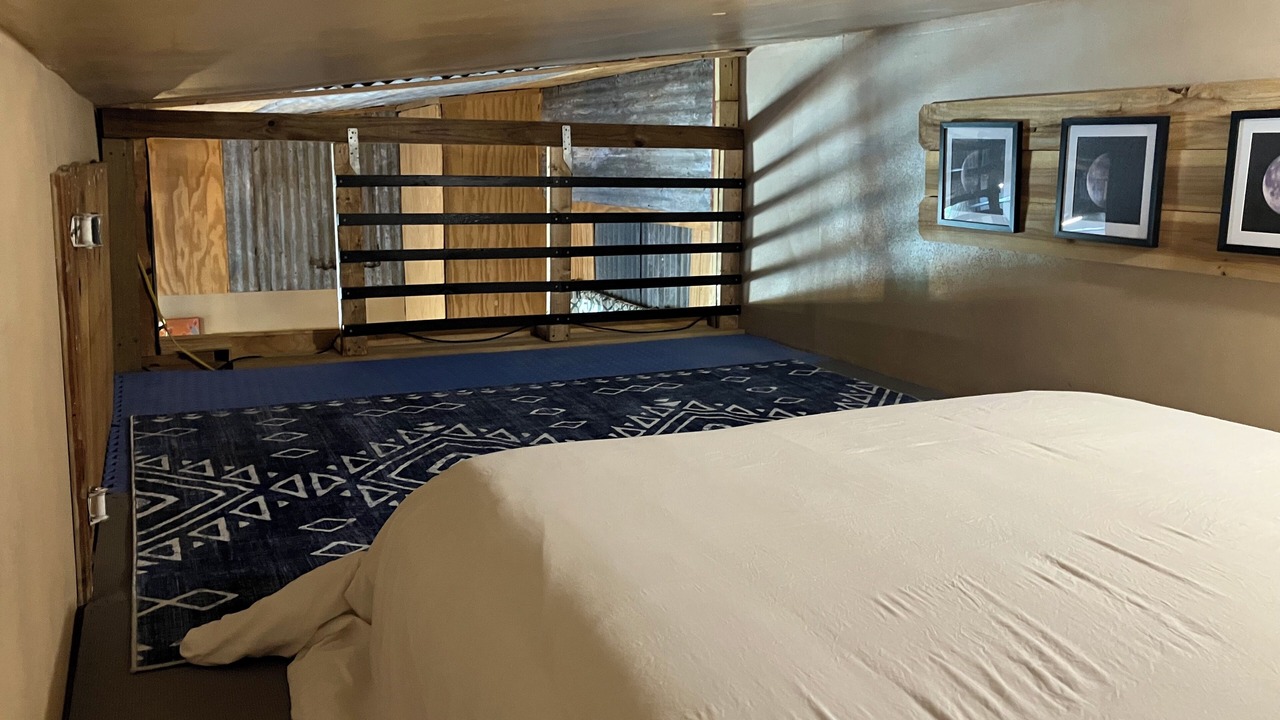 Photo of Bedroom in Lakehills