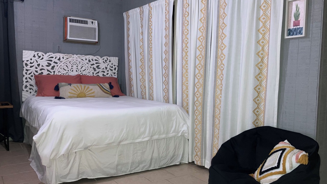 Photo of Bedroom in Lakehills