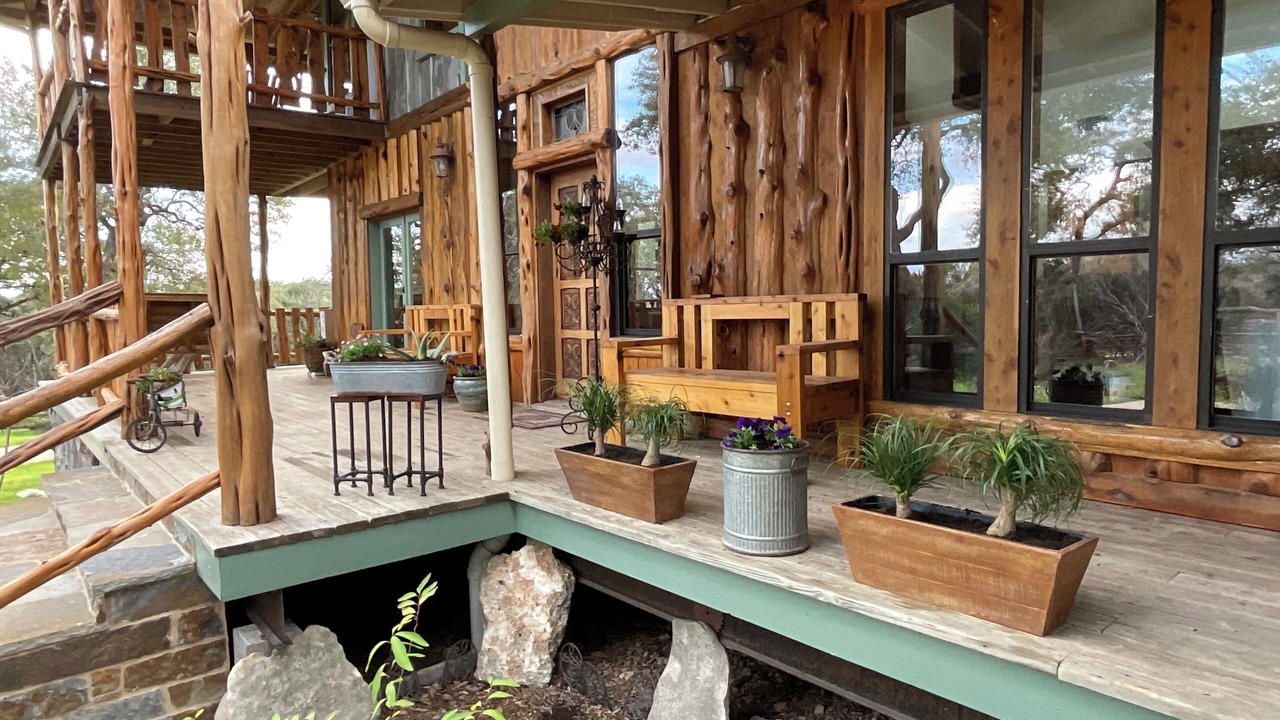 Photo of Patio Balcony in Driftwood