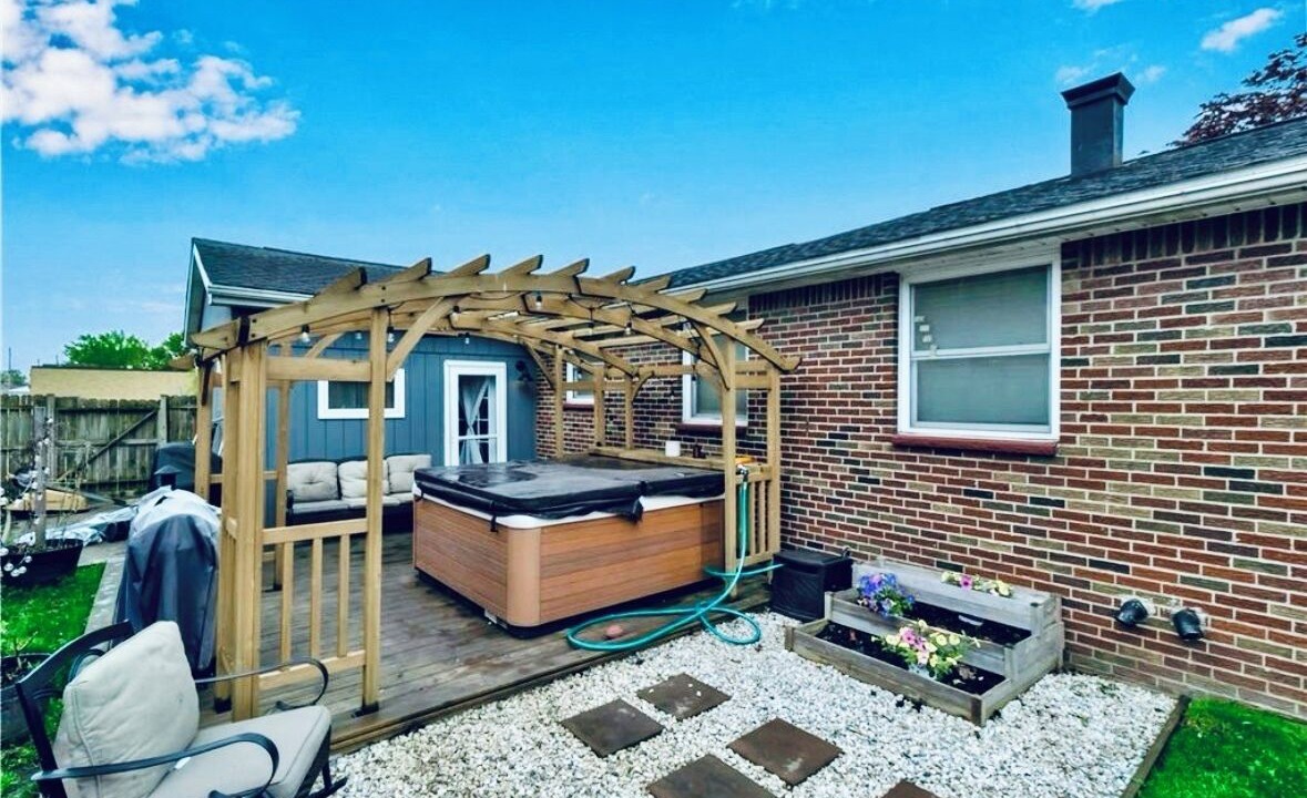 Photo of Patio Balcony in Cheektowaga