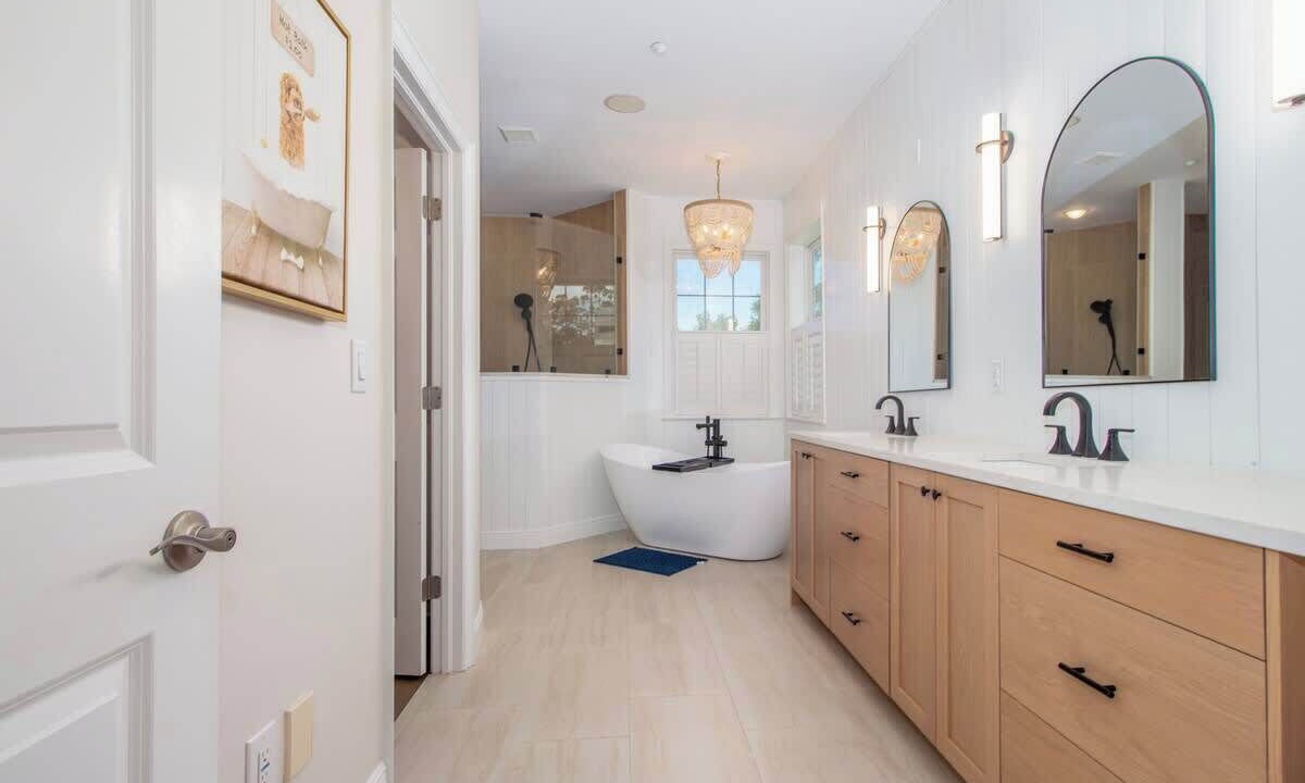 Photo of Bathroom in Crystal Beach
