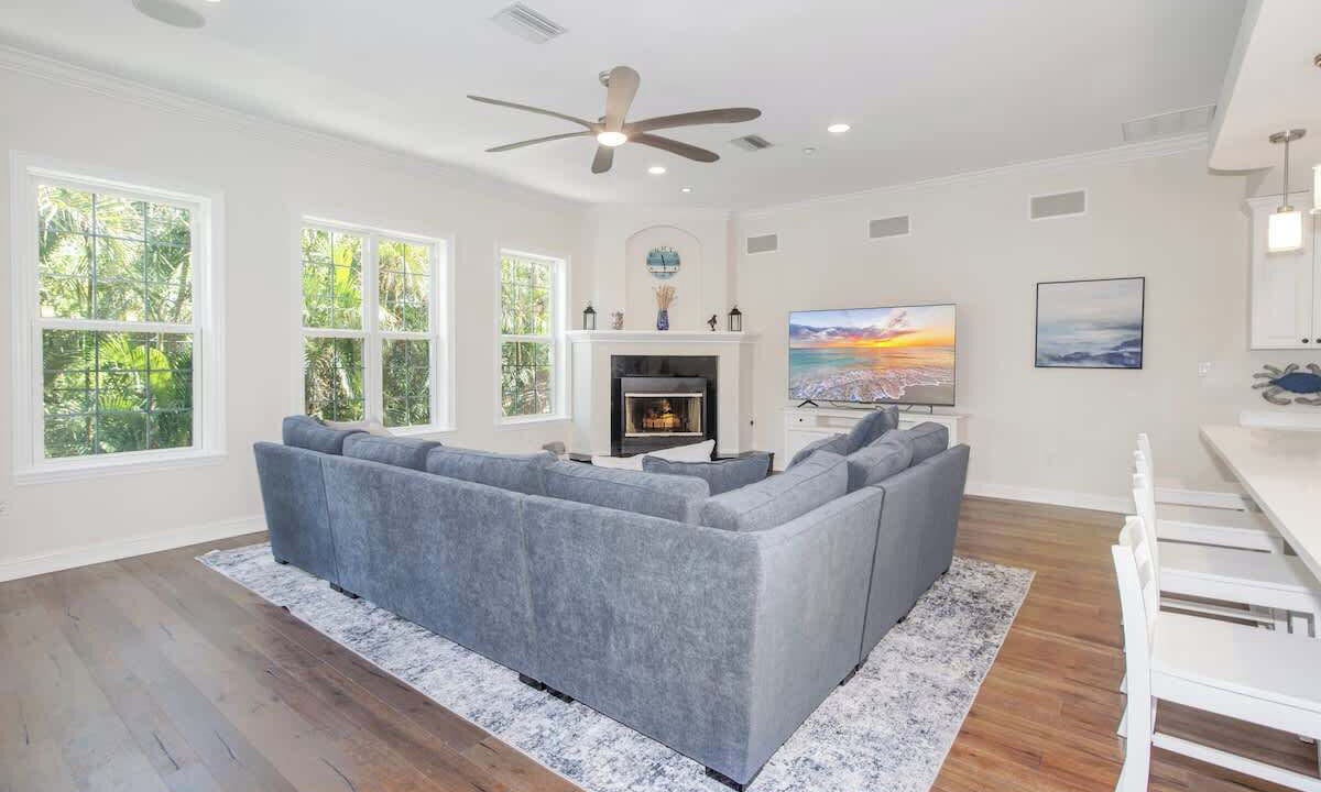 Photo of Livingroom in Crystal Beach