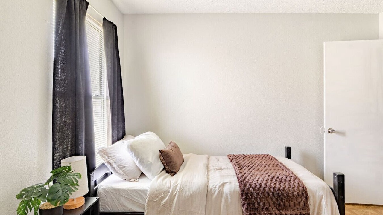 Photo of Bedroom in Southeast Arlington
