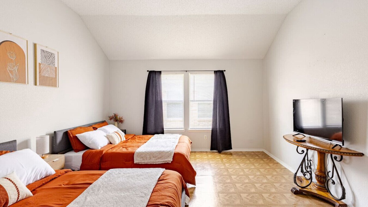 Photo of Bedroom in Southeast Arlington