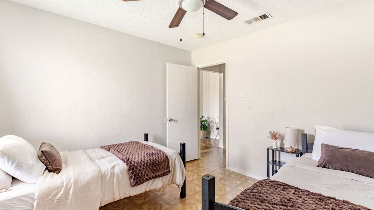 Photo of Bedroom in Southeast Arlington