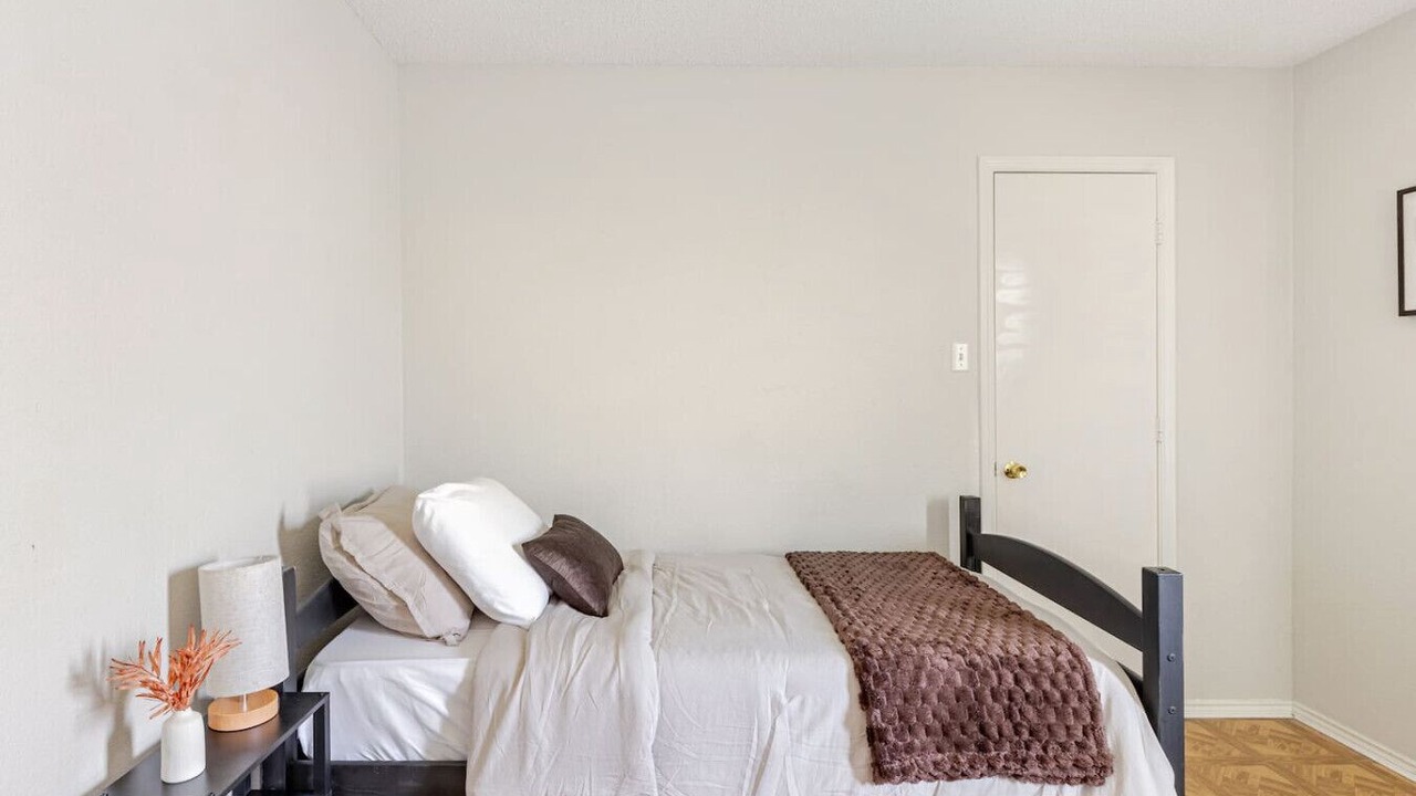 Photo of Bedroom in Southeast Arlington