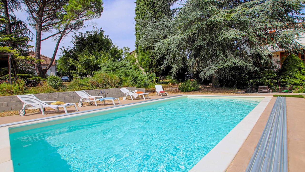 Photo of Outdoor in Saint-Sernin