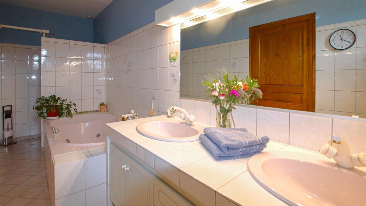 Photo of Bathroom in Saint-Sernin