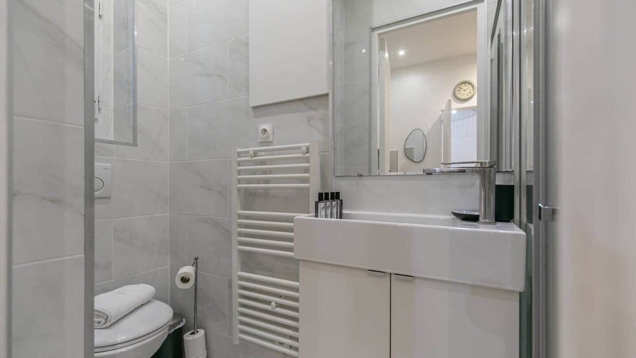 Photo of Bathroom in Quartier de la Plaine-de-Monceaux