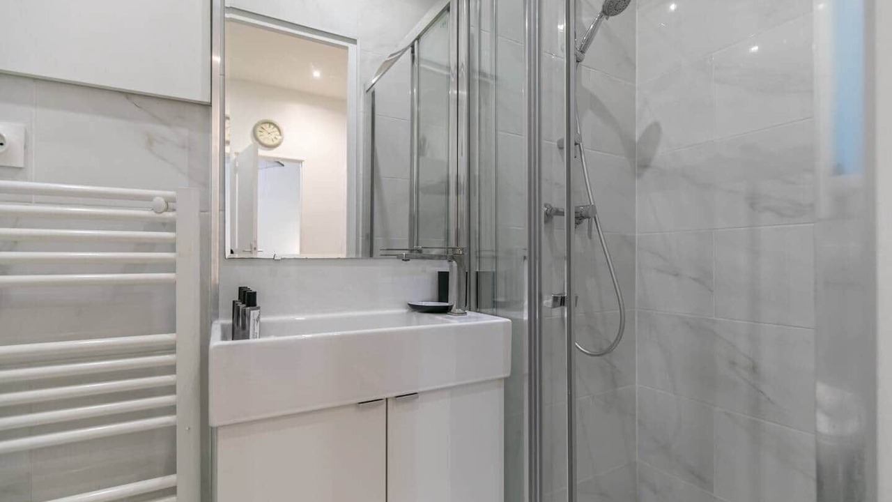 Photo of Bathroom in Quartier de la Plaine-de-Monceaux