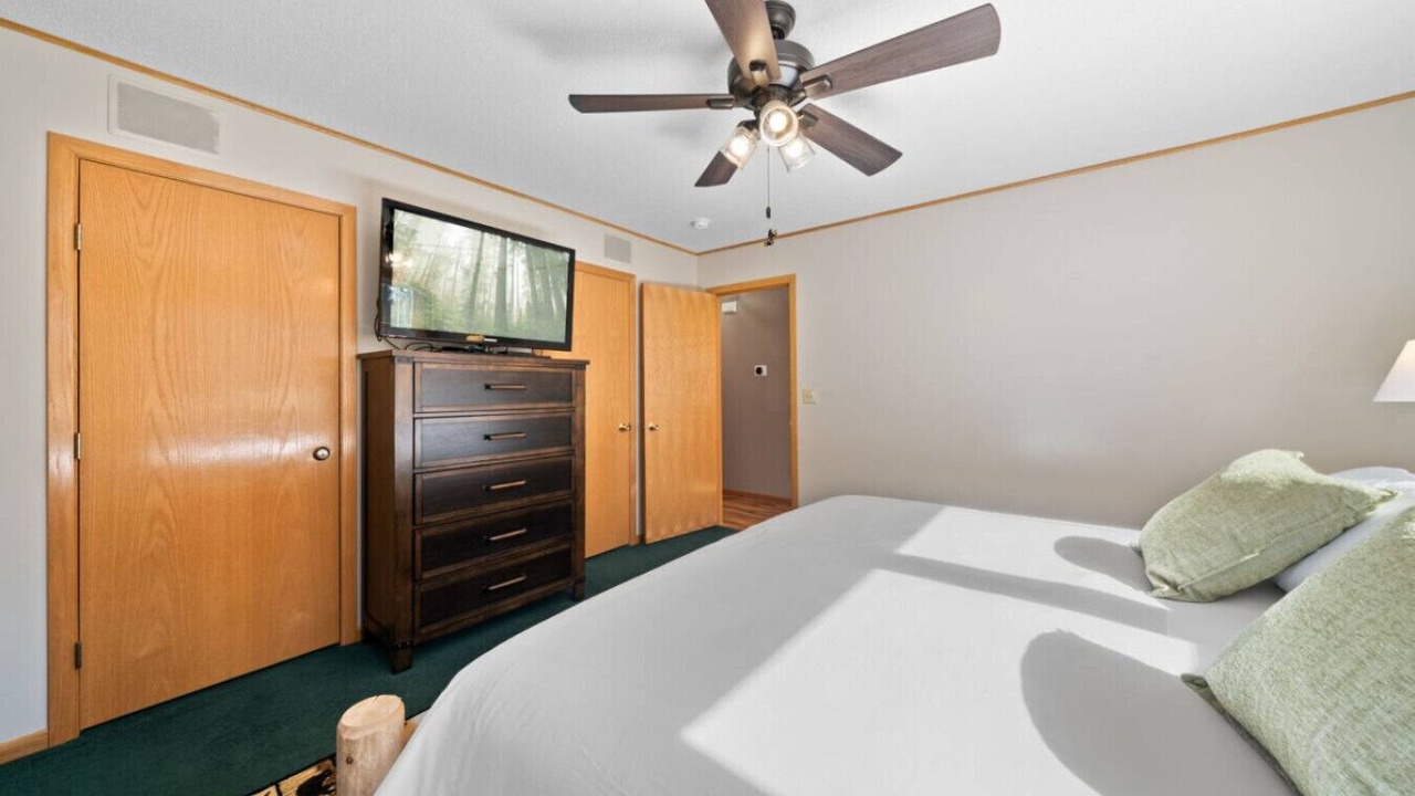Photo of Bedroom in Markville