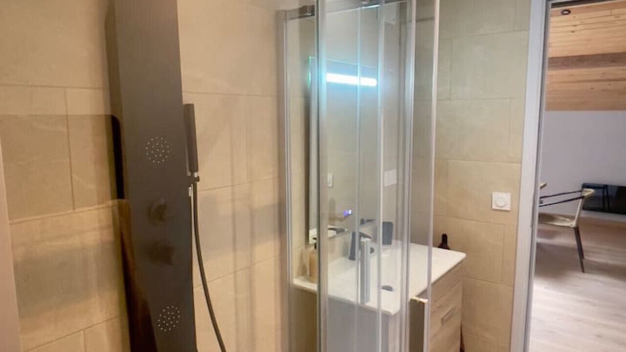 Photo of Bathroom in Err