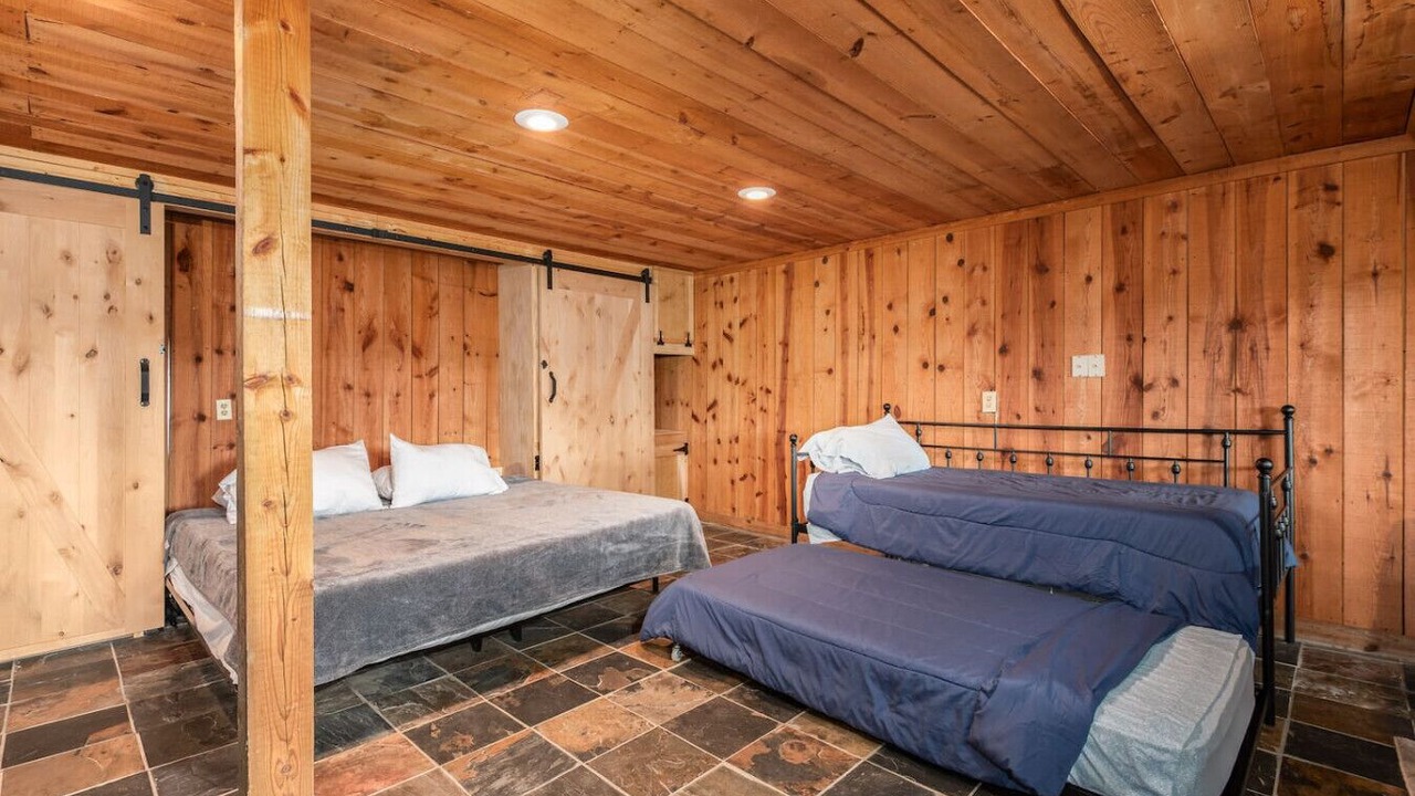 Photo of Bedroom in Roxboro