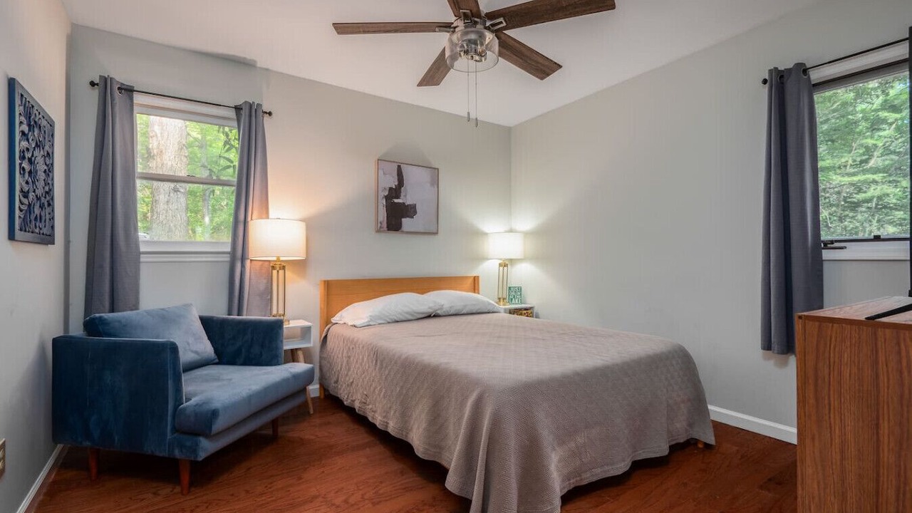 Photo of Bedroom in Roxboro