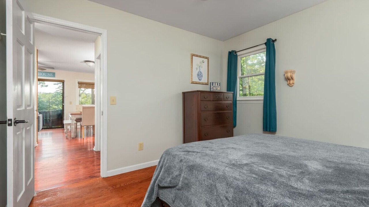 Photo of Bedroom in Roxboro