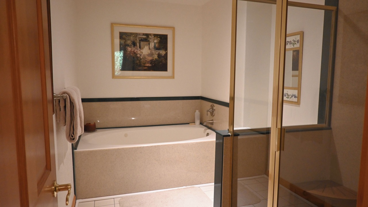 Photo of Bathroom in Midway
