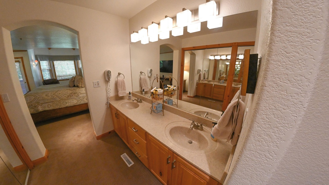 Photo of Bathroom in Midway