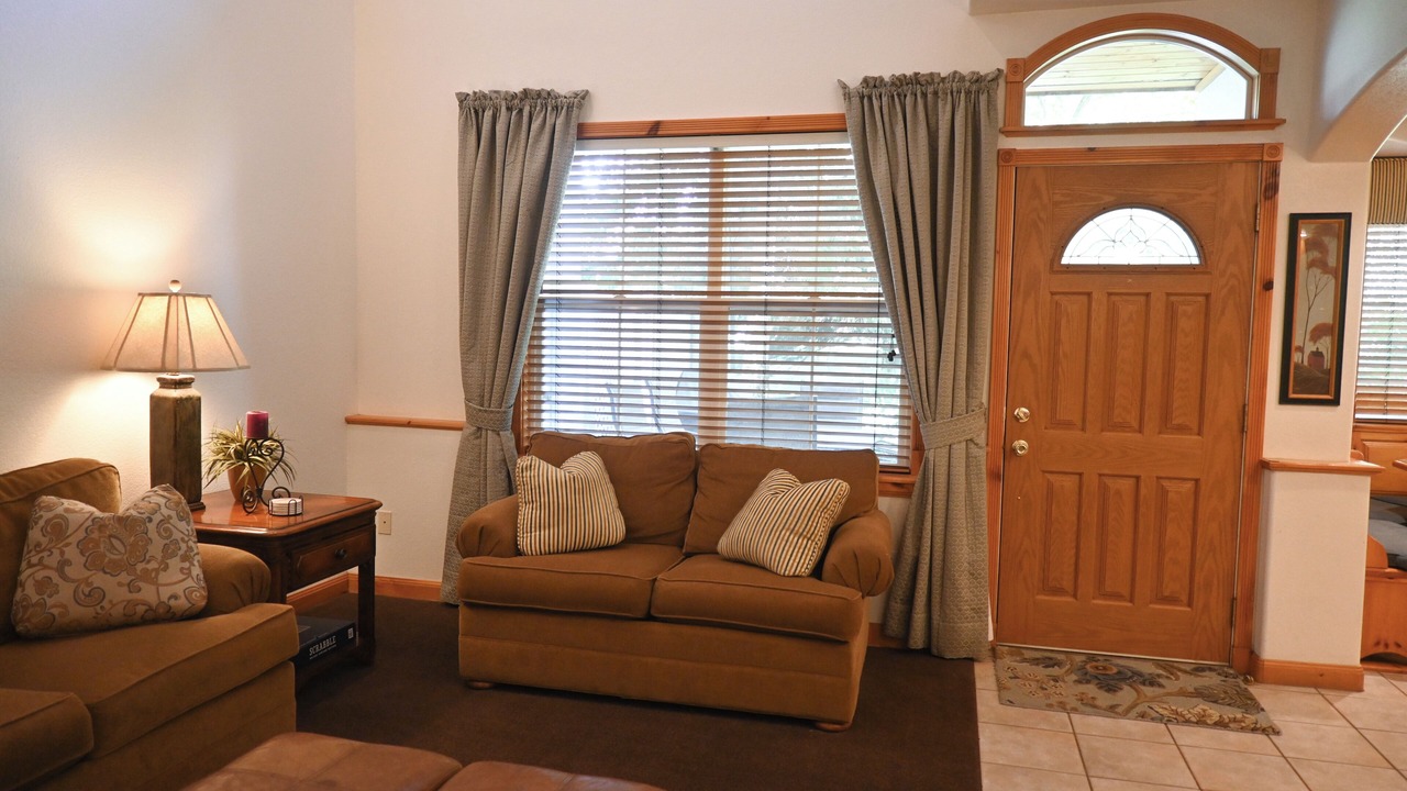 Photo of Bedroom in Midway