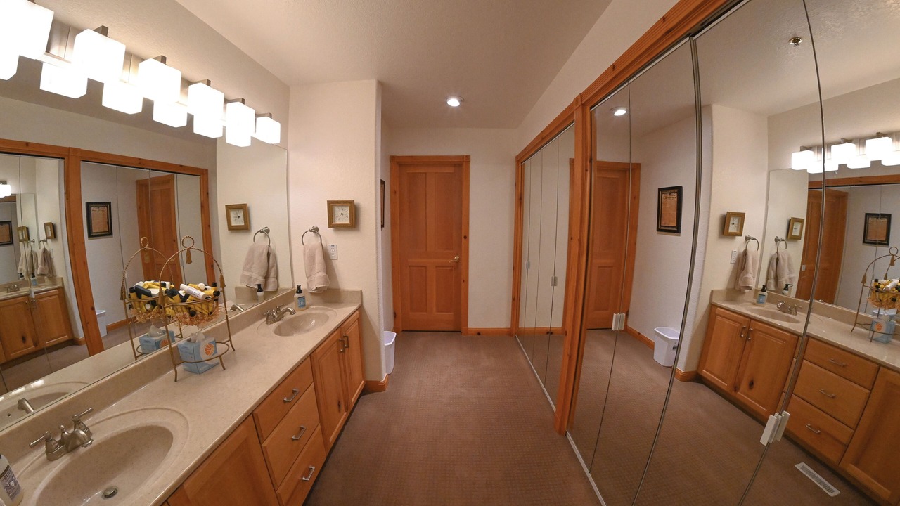 Photo of Bathroom in Midway