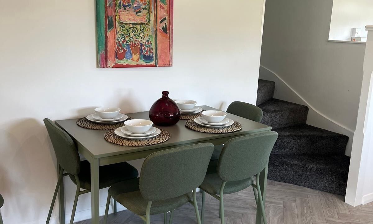 Photo of Livingroom in Horley